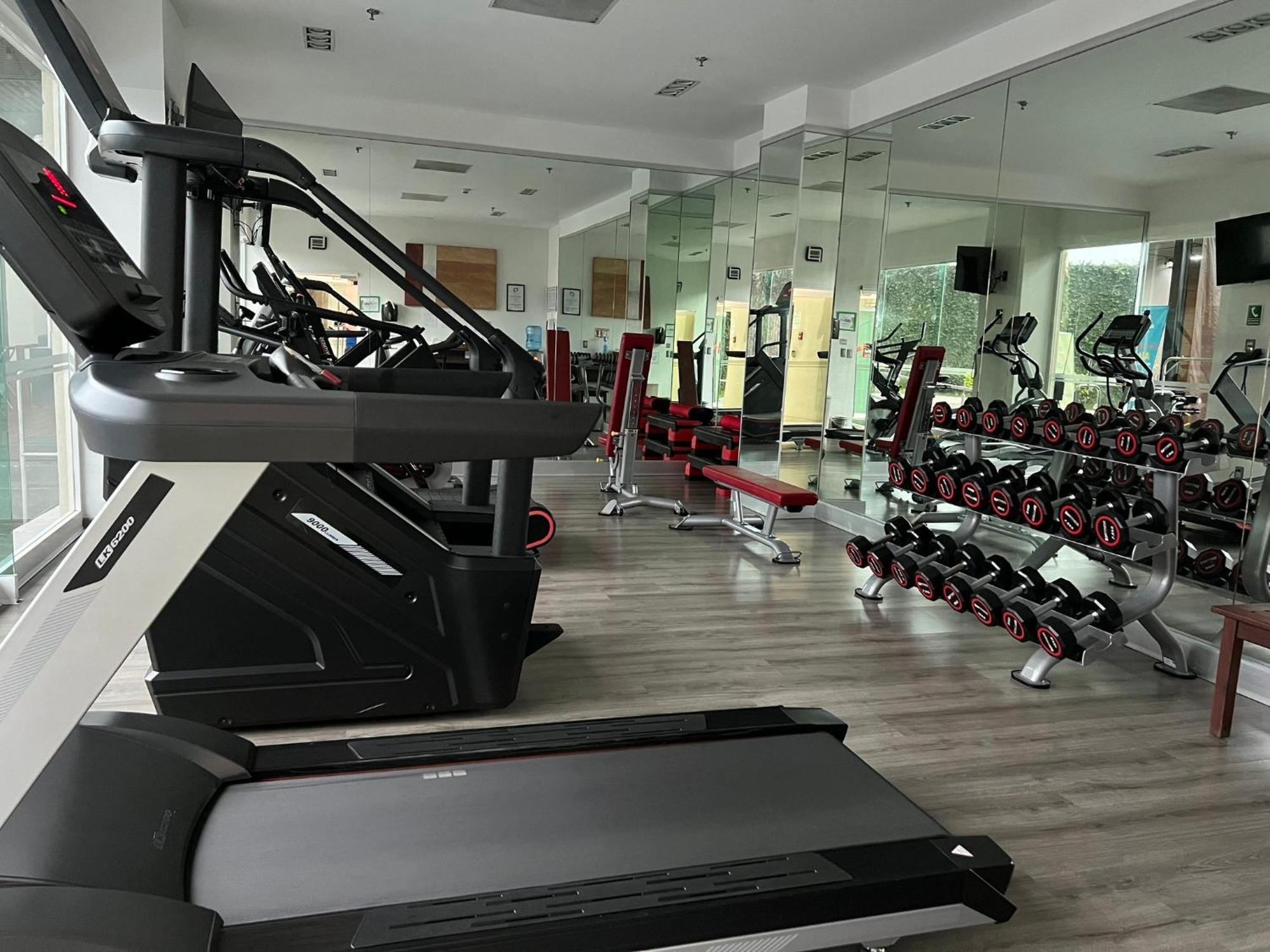 Holiday Inn Uruapan By Ihg Экстерьер фото