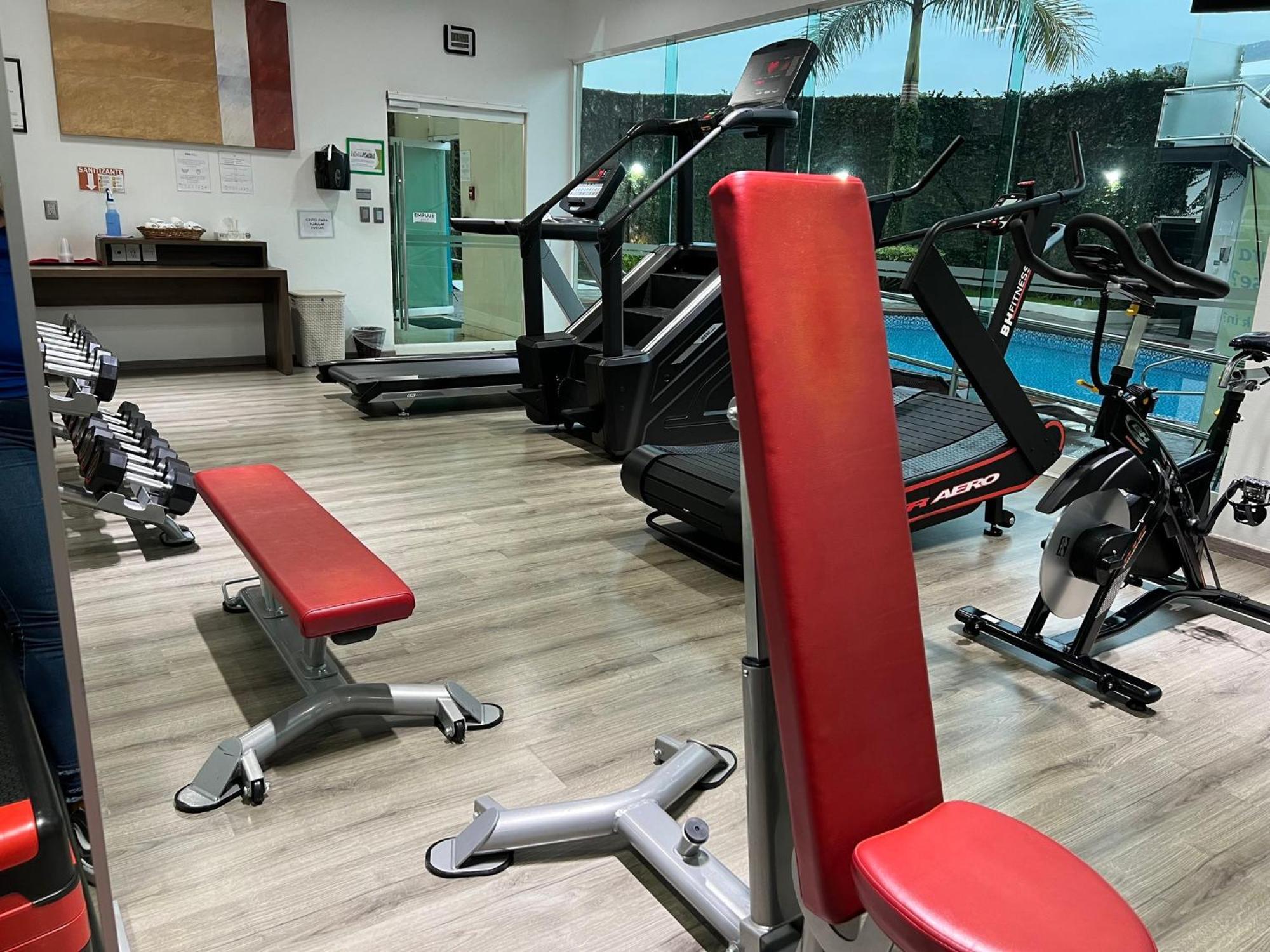 Holiday Inn Uruapan By Ihg Экстерьер фото