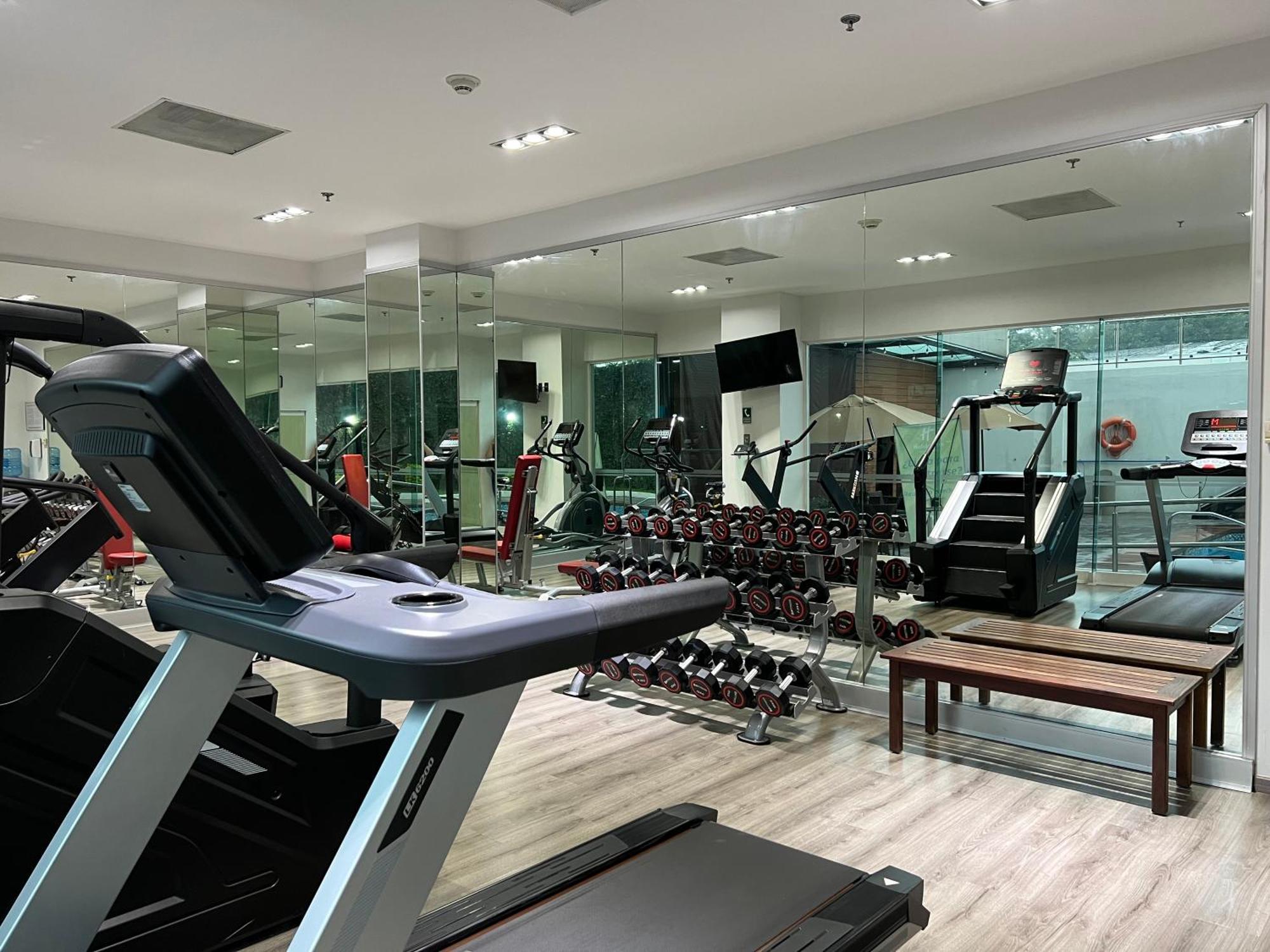 Holiday Inn Uruapan By Ihg Экстерьер фото