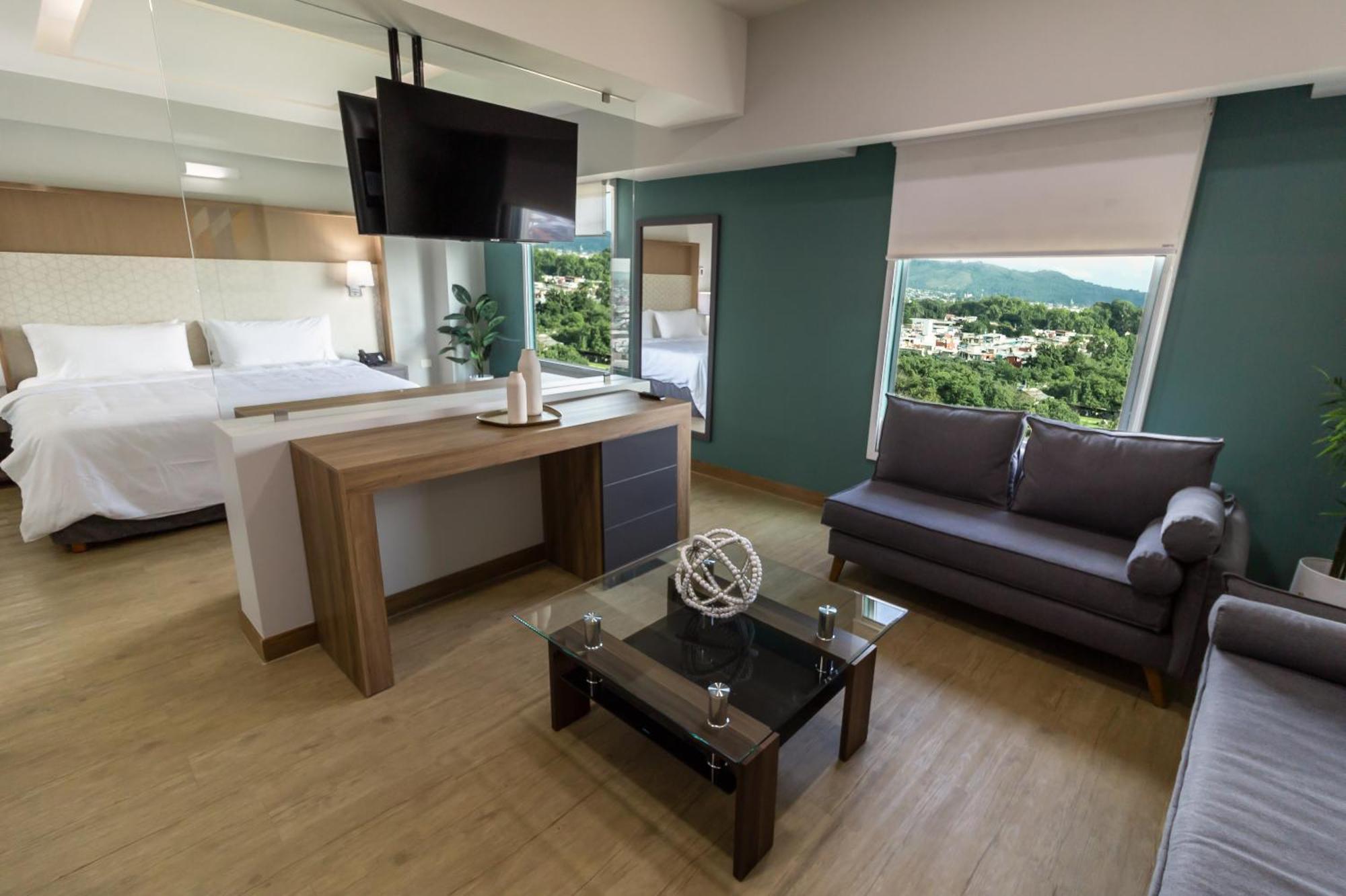 Holiday Inn Uruapan By Ihg Экстерьер фото