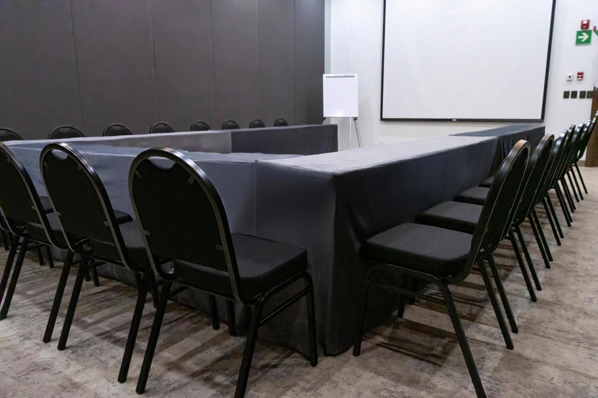 Holiday Inn Uruapan By Ihg Экстерьер фото