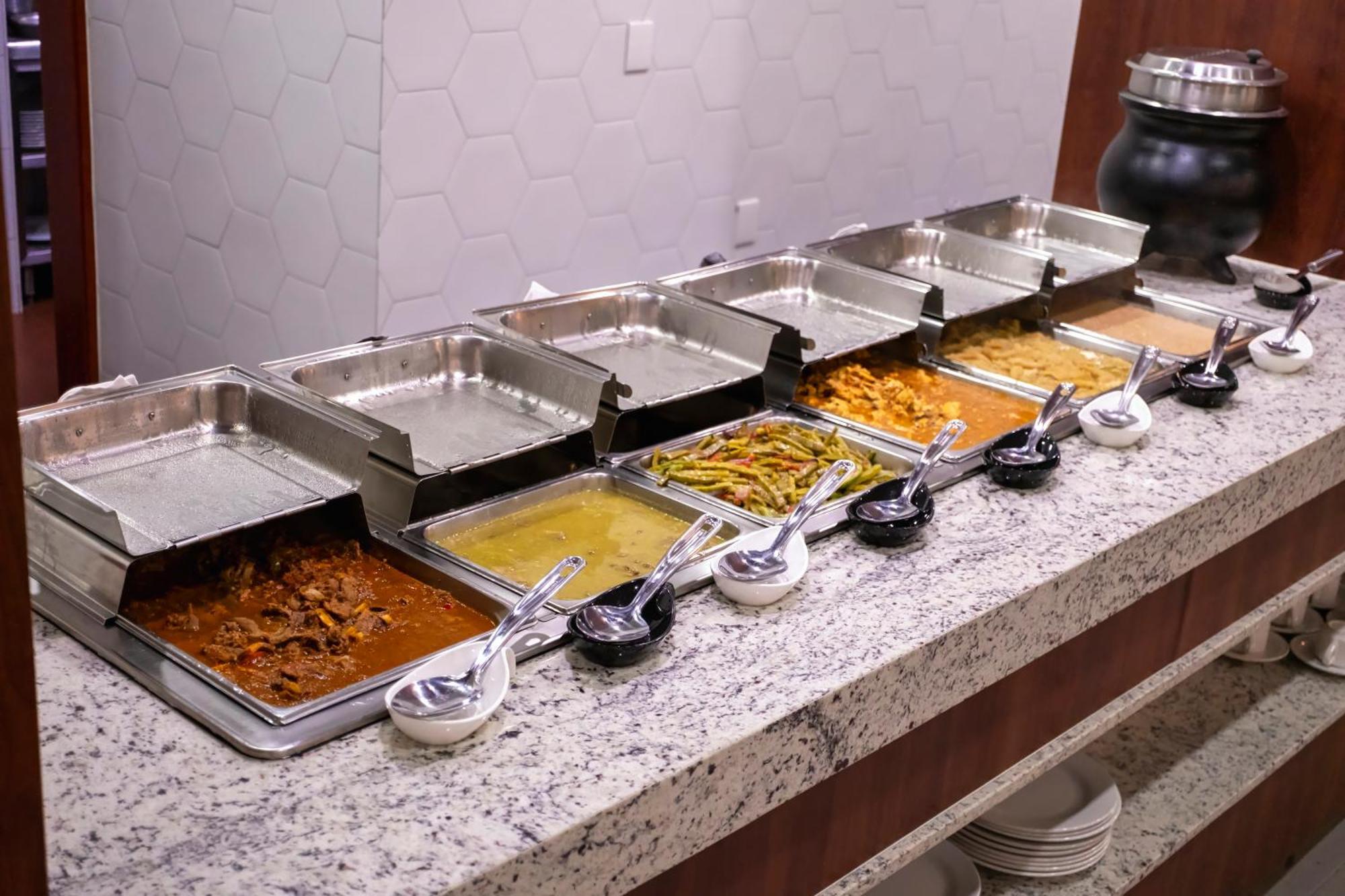 Holiday Inn Uruapan By Ihg Экстерьер фото