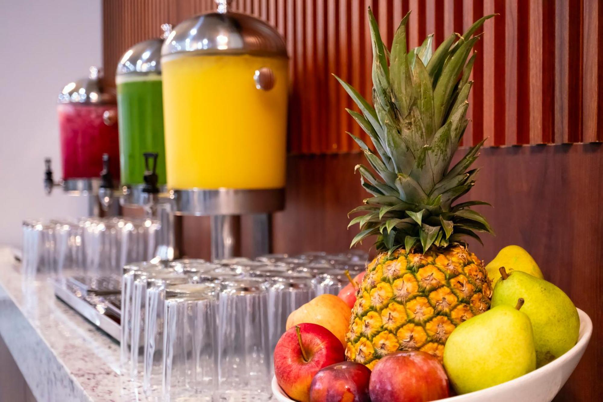 Holiday Inn Uruapan By Ihg Экстерьер фото