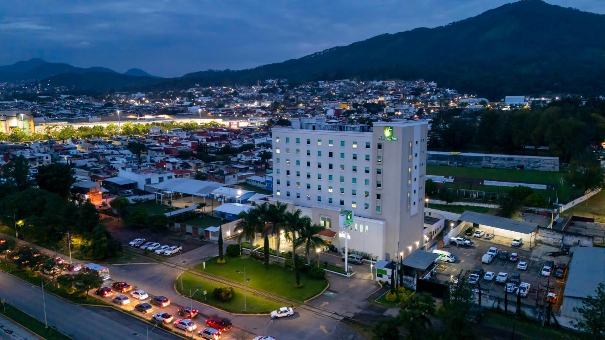 Holiday Inn Uruapan By Ihg Экстерьер фото
