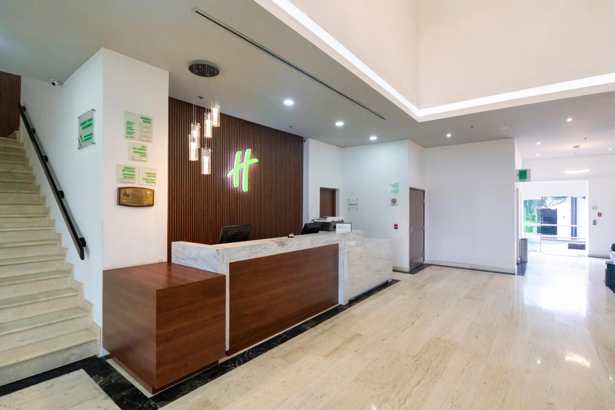 Holiday Inn Uruapan By Ihg Экстерьер фото